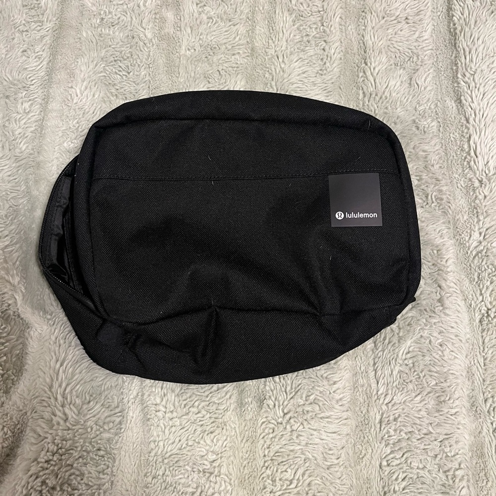 Lululemon Black Command the day kit